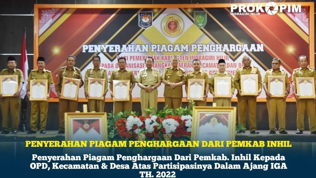 Penyerahan Piagam Penghargaan Dari Pemkab Inhil Kepada OPD Kecamatan