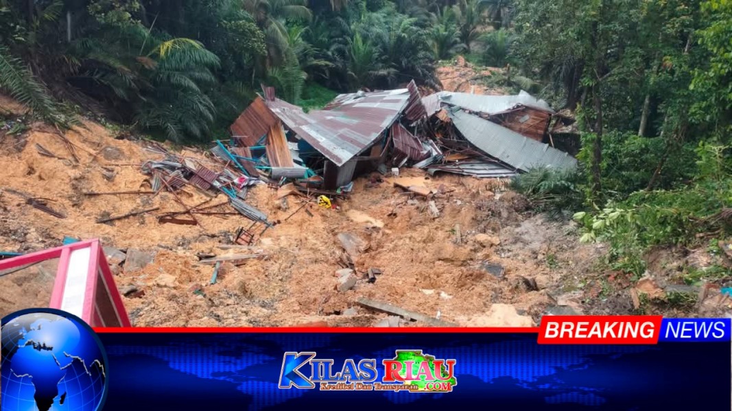 Bencana Longsor Menghancurkan Kios di Simpang Perawang: Hujan Deras Jadi Penyebab!